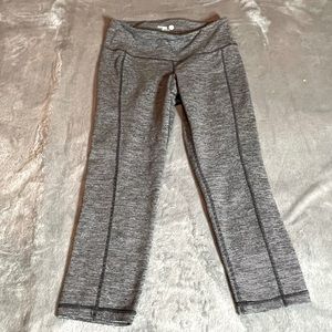🔥3 for $15 Sale- EUC- Old Navy cropped leggings